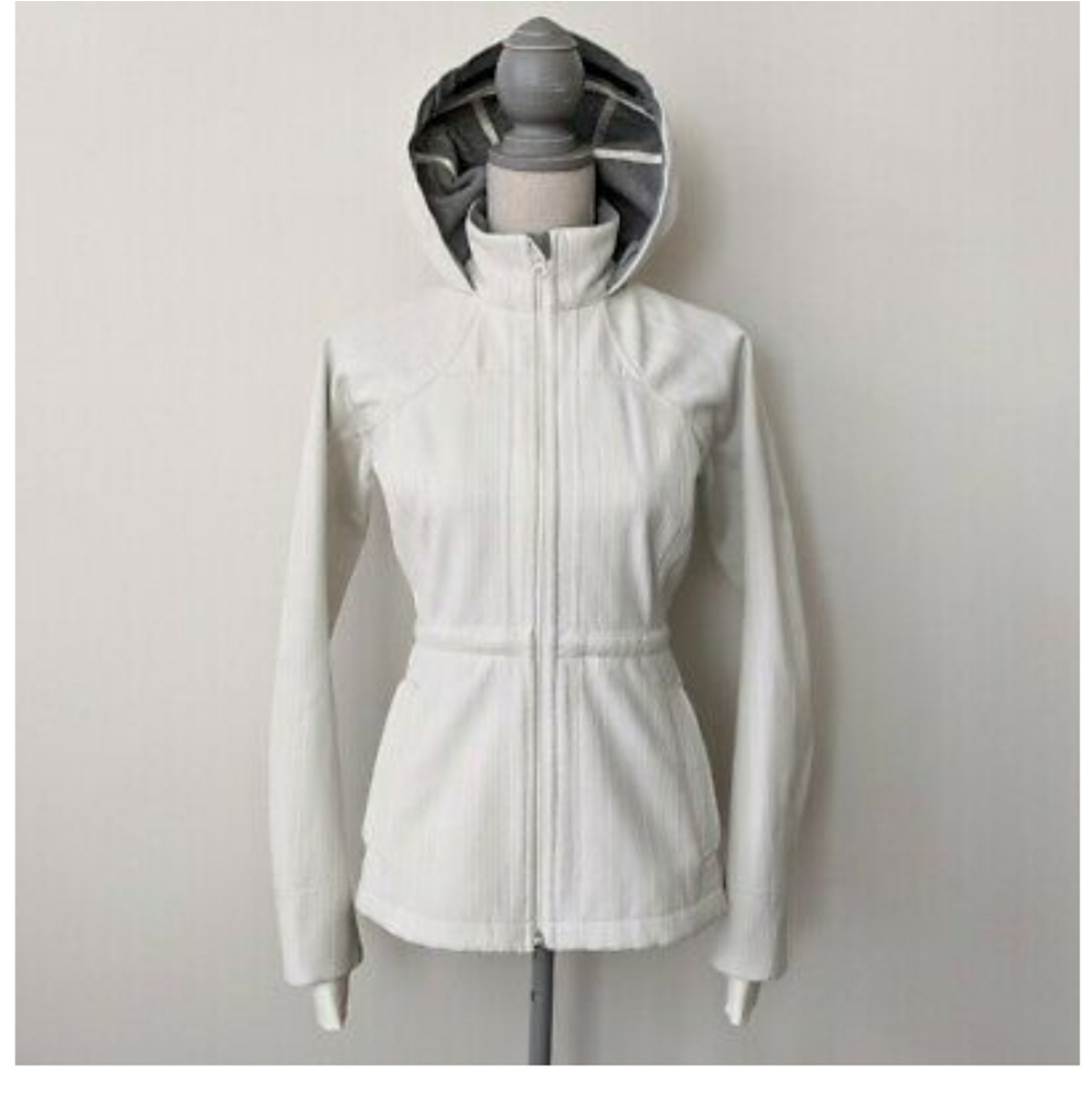 Size 6 RARE Lululemon Embark Softshell Jacket - Picture 2 of 5
